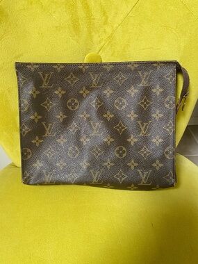 Louis Vuitton Toiletry 26 cosmetic pouch or clutch